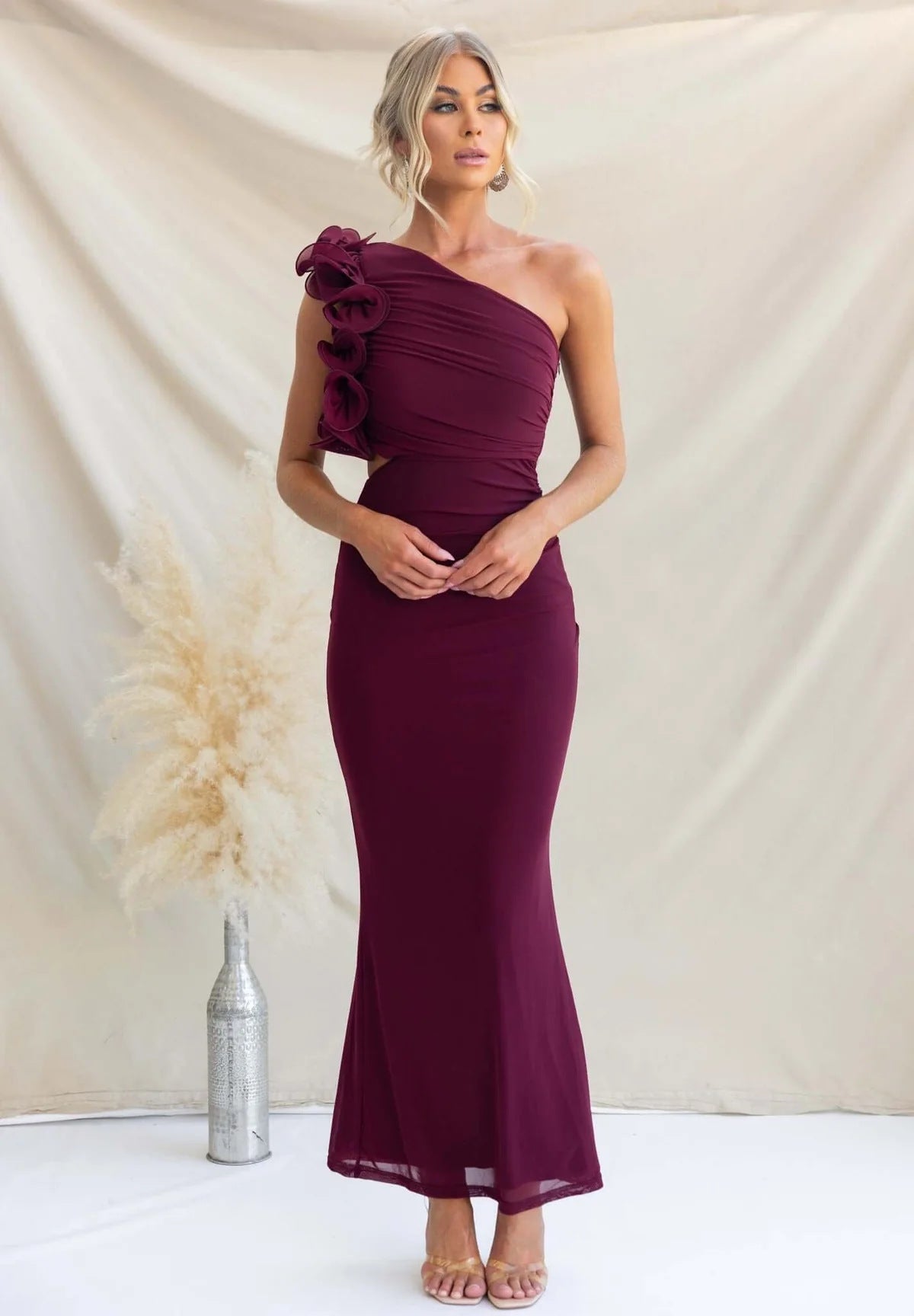 Elegant Wedding Guest Maxi Dress with Ruffle Shoulder